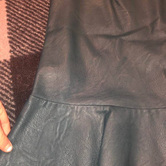 A leather dark green fancy top - Picture 3 of 3